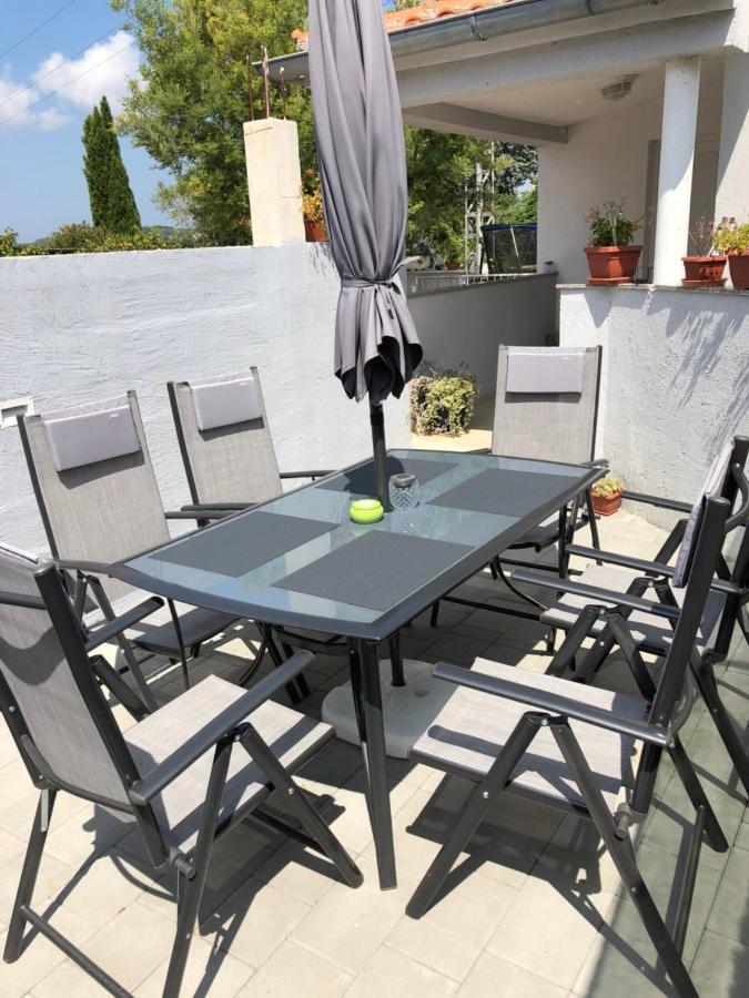Holiday Home Marsan Pula Exterior foto